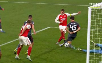 Η απίθανη επέμβαση του Τζολάκη και το «στοπ» του Ρέτσου που κράτησαν «ζωντανό» τον Ολυμπιακό