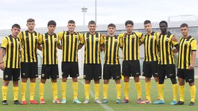 Η ΑΕΚ επενδύει στη νέα γενιά: Επαγγελματικά συμβόλαια για δέκα ταλέντα της Ακαδημίας