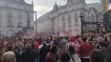 Οι οπαδοί του Ολυμπιακού στο Λονδίνο