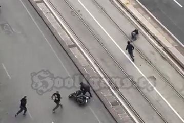 Οπαδοί της Νάπολι επιτέθηκαν σε αυτούς της Σπόρτινγκ πριν από το μεταξύ τους ματς (vid)