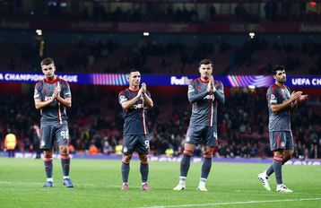 Έχασε μαχόμενος και έφυγε με «παράσημα» από το «Emirates»!