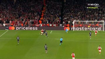 Το φοβερό τάκλιν του Πιρόλα στον Γιόκερες πριν απειλήσει