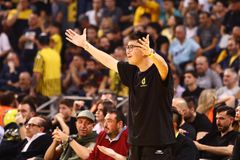 Οργισμένος Σιάο τα έβαλε με τους διαιτητές στο Άρης - ΠΑΟΚ (pic)