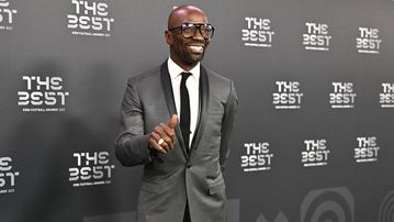 Έκπληξη στον κόσμο του ποδοσφαίρου: Θρύλος της Τσέλσι κριτής στα καλλιστεία Miss Universe