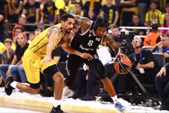 Ασπρόμαυρο το ντέρμπι της Σαλονίκης με ραψωδία Τζάκσον!