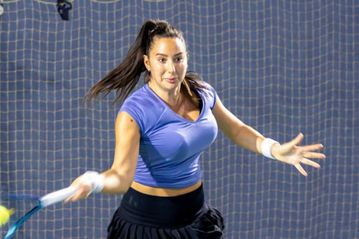 «Φυσικά, είναι μεγάλα, αλλά δεν είναι ότι δεν μπορώ να παίξω»: Κορυφαία τενίστρια έμεινε άναυδη από ερώτηση δημοσιογράφου για το στήθος της!