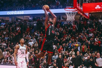 Οι Μπακς και ο Αντετοκούνμπο την... πάτησαν στο Σικάγο από τους ελλιπείς Μπουλς (vids)