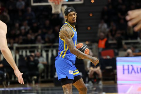 Η συγκλονιστική ιστορία επιβίωσης του Τάι Νίκολς του Περιστερίου (vid)