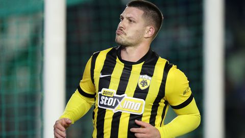 Ο Γιόβιτς έγραψε ιστορία με το χατ-τρικ κόντρα στον Παναθηναϊκό