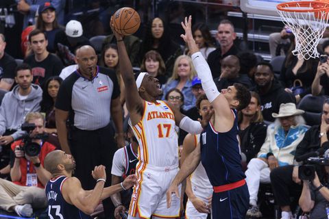 Θρίαμβος των Χοκς στη Φιλαδέλφεια σε ματς-θρίλερ με δύο παρατάσεις