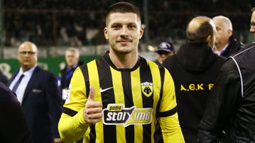 «Ο στρατιώτης Γιόβιτς καταδικάζει τον Μπενίτεθ»: Η αποθέωση της Marca στον παίκτη της ΑΕΚ