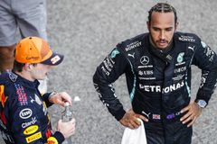 Χάμιλτον για Φερστάπεν: «Σίγουρα θα ξεπεράσει το ρεκόρ νικών μου»