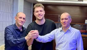 Επίσημο: Ο Ολυμπιακός «έδεσε» τον Βεζένκοφ