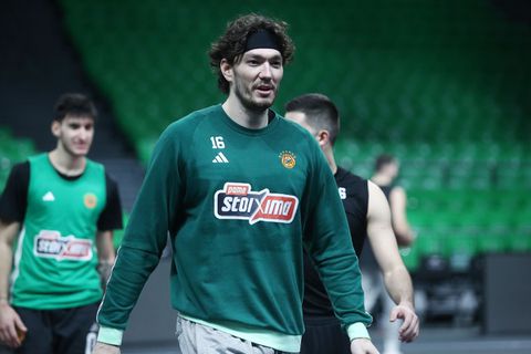 Όσμαν: «Να κατακτήσω back to back την EuroLeague»