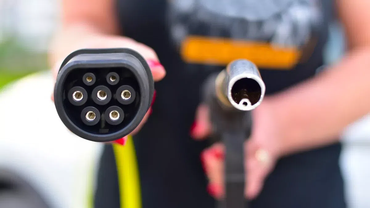 Ο Έλληνας που σώζει τους κινητήρες βενζίνης και diesel