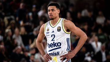 Εντυπωσιακή η Φενέρμπαχτσε, «άλωσε» τη Βιτόρια με σόου Μπάλντουιν