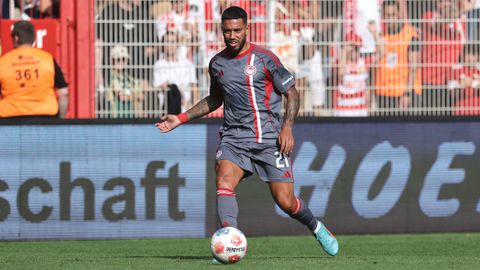 Ποιος ανοίγει την πόρτα της εξόδου μετά τον Καμπελά