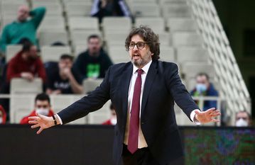 Δύσκολες στιγμές για τον Τρινκιέρι - Δεν θα κάτσει στον πάγκο της Μπάγερν στον αγώνα με την Μπαρτσελόνα