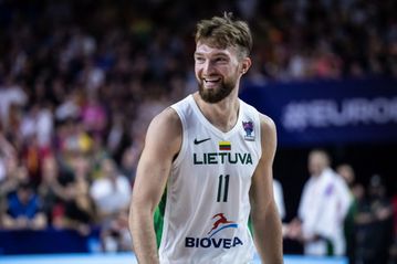 Σαμπόνις: «Στα "παράθυρα" δίνεται η ευκαιρία να παίξουν νέα παιδιά»