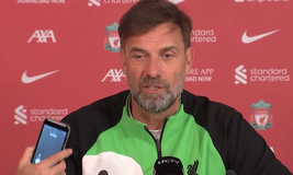 Κλοπ για τους νεαρούς παίκτες της Λίβερπουλ: «Αφήστε τα αγόρια στη γωνία παρακαλώ, έχουν πολλά να βελτιώσουν»