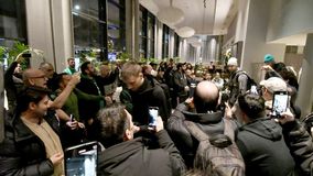 Αποθέωση του Παναθηναϊκού AKTOR από φίλους της ομάδας στο ξενοδοχείο (vid)