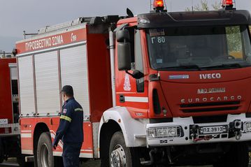 Σεισμοί στη Σαντορίνη: Σε επιφυλακή Πυροσβεστική και Ένοπλες Δυνάμεις - Στο νησί η ΕΜΑΚ, ελικόπτερο Bell, drones και εναέριοι διασώστες