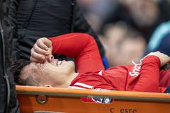 Ανησυχία στη Μάντσεστερ Γιουνάιτεντ: Ο Μαρτίνες αποχώρησε κλαίγοντας μετά τον τραυματισμό στο γόνατο