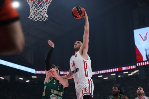 Παπανικολάου για το κάρφωμα στον Όσμαν: «Όταν πήδηξα, κατάλαβα ότι μπορούσα» (vid)