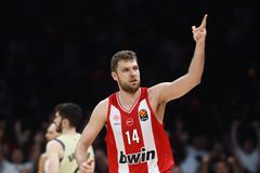 Γιατί ο Βεζένκοφ θεωρεί επικίνδυνο και ιδιαίτερο το ματς του Ολυμπιακού στο Ντουμπάι