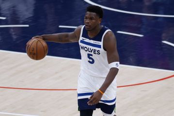 Οι Τίμπεργουλβς άλωσαν το Ντένβερ με πρωταγωνιστή τον Έντουαρντς