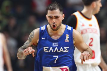 Τολιόπουλος από... άλλο πλανήτη - Τα απίθανα νούμερα στη νίκη της Ελλάδας επί του Μαυροβουνίου (vid)