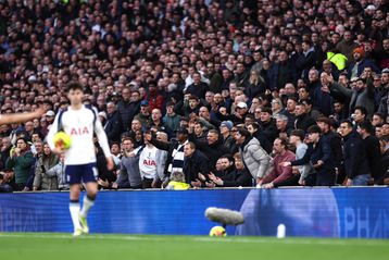 Βαριά «καμπάνα» της UEFA στην Τότεναμ για ρατσιστική συμπεριφορά των οπαδών της