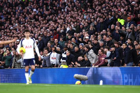 Βαριά «καμπάνα» της UEFA στην Τότεναμ για ρατσιστική συμπεριφορά των οπαδών της