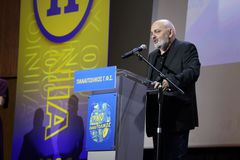 Μπελεβώνης: «Δεν μας λύγισαν οι παράγκες όλων των χρωμάτων» (vid)