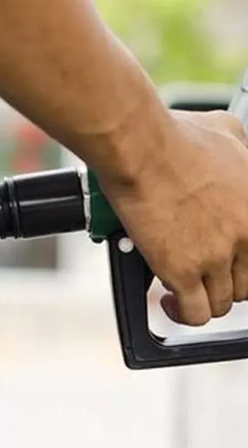 Πόλεμος στη Μέση Ανατολή: Ουρές στα πρατήρια καυσίμων – Που θα φτάσουν οι τιμές;