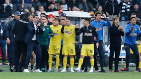 ΠΑΟΚ-ΑΕΚ: Βράζουν στην Ένωση, νέα ανάρτηση μετά το γκολ που δεν μέτρησε και την κάρτα στον Αουγκούστο - «Η μεγαλύτερη διαιτητική σφαγή»