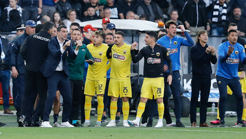 ΠΑΟΚ-ΑΕΚ: Βράζουν στην Ένωση, νέα ανάρτηση μετά το γκολ που δεν μέτρησε και την κάρτα στον Αουγκούστο - «Η μεγαλύτερη διαιτητική σφαγή»