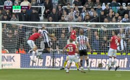 Η Νιουκάστλ επικράτησε της Μάντσεστερ Γιουνάιτεντ και έκανε μεγάλο βήμα για έξοδο στο Champions League