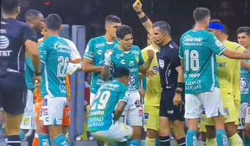 Διαιτητής στο Μεξικό έριξε γονατιά σε ποδοσφαιριστή και ξέσπασε σάλος (vid)