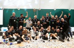 Οι παίκτες του ΠΑΟΚ γύρισαν το πιο επικό βίντεο για να γιορτάσουν την κούπα μέσα στο πούλμαν