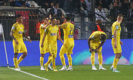 Elite η ΑΕΚ στην Τούμπα, υπέταξε τον ΠΑΟΚ και «φώναξε» έτοιμη για πρωτάθλημα!