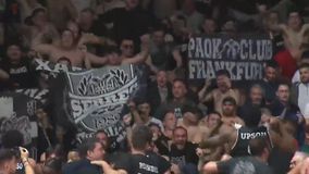 Πανζουρλισμός: Το φινάλε της ιστορικής πρόκρισης και οι πανηγυρισμοί με τους τρελαμένους οπαδούς του ΠΑΟΚ (vid)