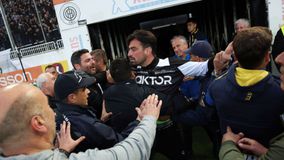 Ένταση με Τσιντώτα και οπαδούς του ΟΦΗ στο φινάλε του αγώνα (pics)