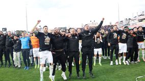 Επικά μπλουζάκια των παικτών του ΟΦΗ για την πρόκριση στον τελικό - Απόβαση με την τριήρη (pics)