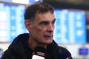 Ο Mπαρτζώκας μίλησε για την επιστροφή του Φαλ