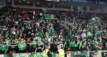 Στο... πόδι η καταπράσινη Arena 8888 κατά την είσοδο του Παναθηναϊκού (vid)