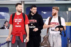 «Καλωσορίζουμε την φανταστική ομάδα του Ολυμπιακού στο αεροπλάνο της νίκης»