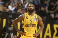 Η Αρμάνι θα τιμήσει τον Λάνγκφορντ κόντρα στη Μπαρτσελόνα