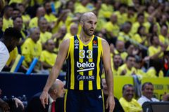 Με ηγέτη Καλάθη η Φενέρ «αγκαλιάζει» το Final 4