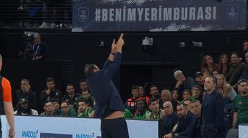 Γι' αυτό αποχώρησε έξαλλος ο Αταμάν πριν τη λήξη του Game 4 με την Ανατολού Εφές! (vid)